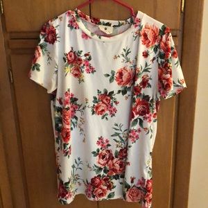 Betsey’s Boutique floral white tee, L